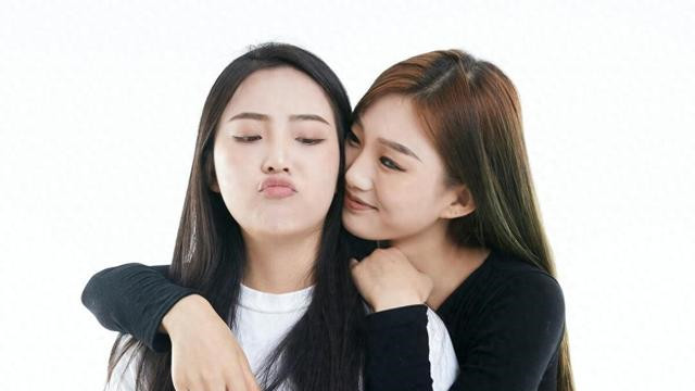 新婚妻子深夜致电挚友：一场迷失背后的情感救赎