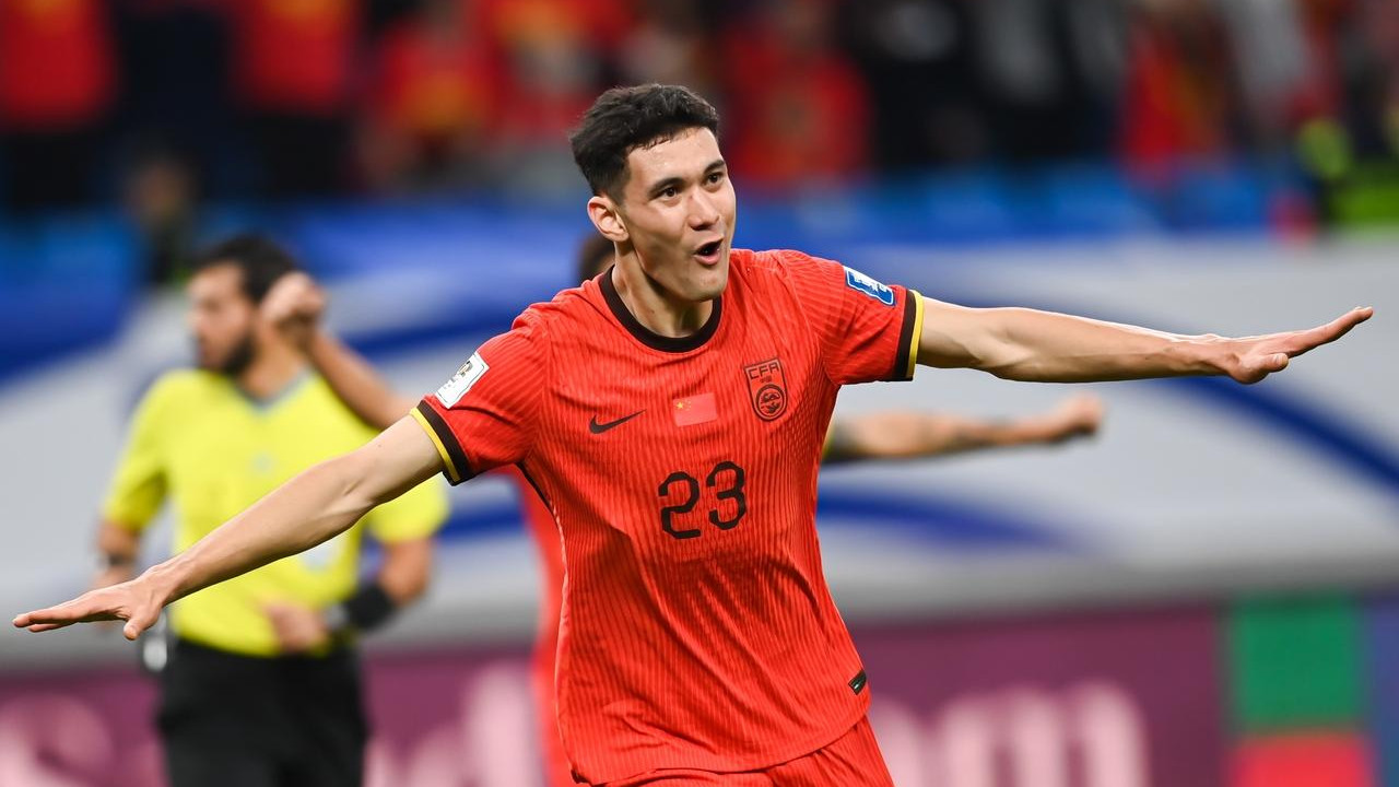 国足专属？拜合拉木联赛0进球，国家队1年半进9球，令人爱恨交加
