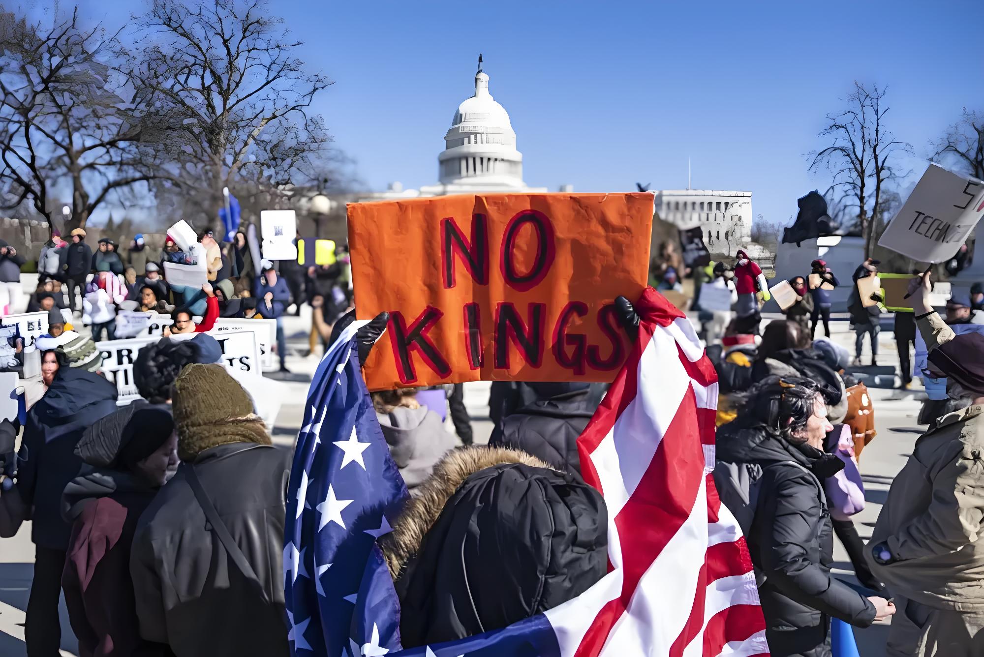 No Kings怒潮：特朗普如何撕碎美国宪政“军民分权”钢梁
