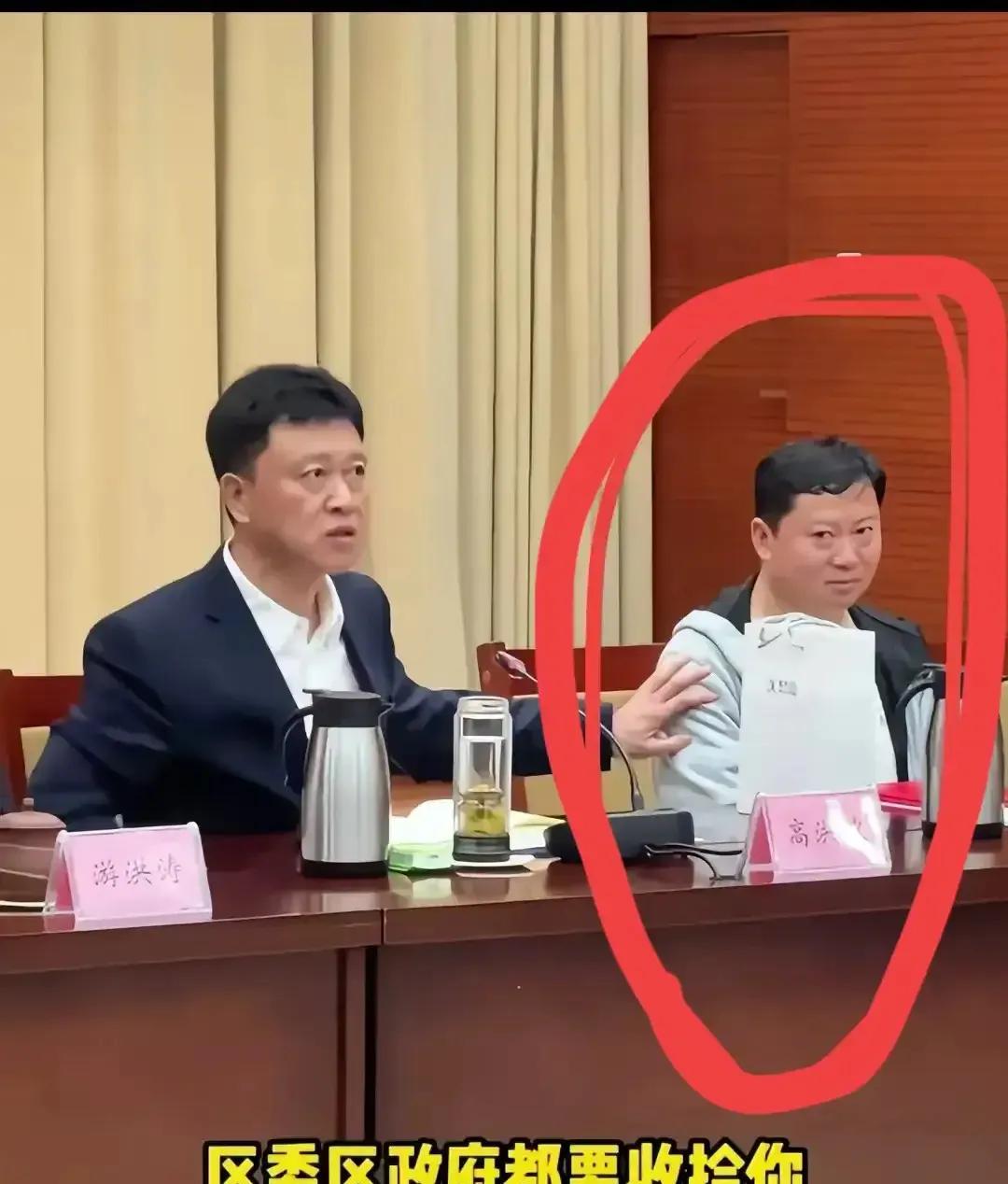 卤鹅哥的事，
也只有他能干成，
一个连出门都得借电动车的人，
居然有魄力独自跑四