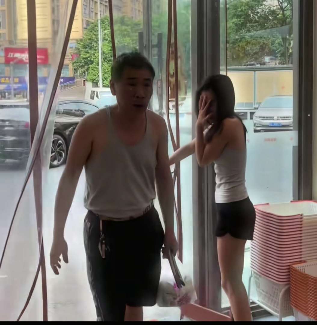 好尴尬啊，撞衫了，怎么办