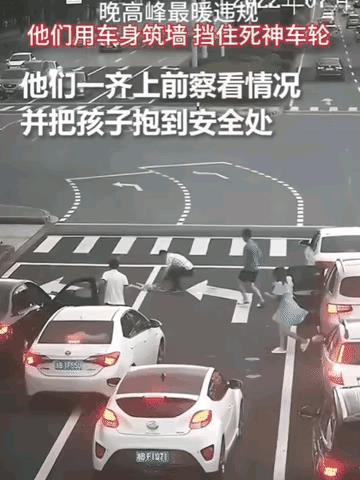 心底善良的人还是多，实话实说，我看到很感动。