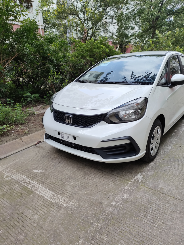 飞度無限MUGEN版高燃上市
飞度無限MUGEN版高燃上市，多了一个尾翼，多了几