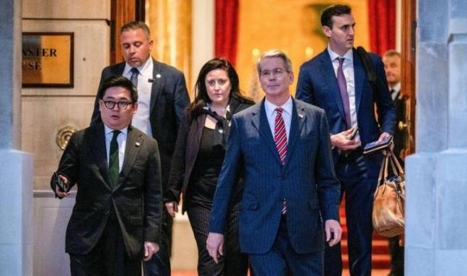 难怪美财长突然退出谈判回国，白宫收到更大噩耗：中方一招让“关键底牌”失效！
6月