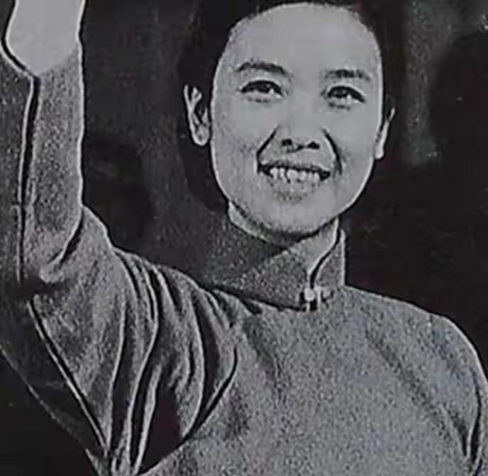 她参加过开国大典，1955年被关押入狱，丈夫曾担任中组部部长，陆璀的故事，没人能