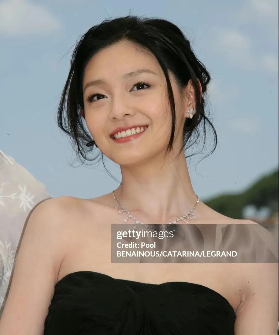 大S的一组G社生图，笑起来真的好明媚，感觉温柔又坚定的样子。#台湾明星大s#