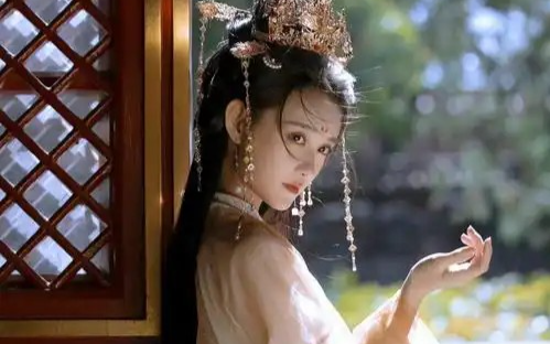 攻略女霸占我身体攻略将军失败后，我一心只想种田，可将军竟为了我反了天