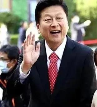傅崐萁、徐巧芯为馆长加油！
馆长此次大陆行，让岛内绿蛙破防了，对他是各种围攻。对