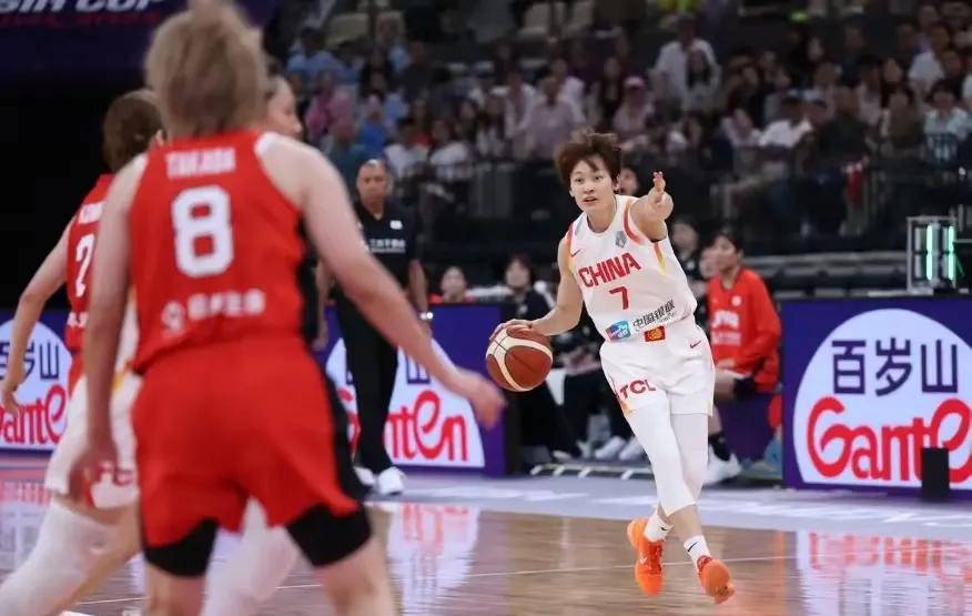 亚洲杯半决赛中国女篮败下阵来，这就是龚鲁明所强调的团队打法？在这场比赛中，没有看