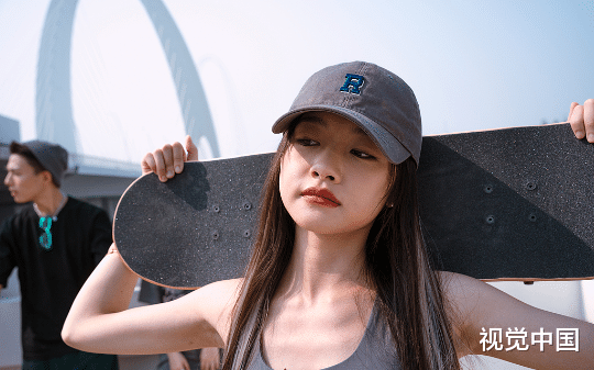 老公为娶女主播把儿子卖了三万八做彩礼，我果断离婚成全他俩，五年后他满地鸡毛，而我公司已经上市