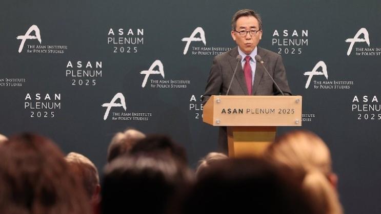 特朗普“纸老虎”真面目，被中国揭穿后，日韩集体跟美国唱反调