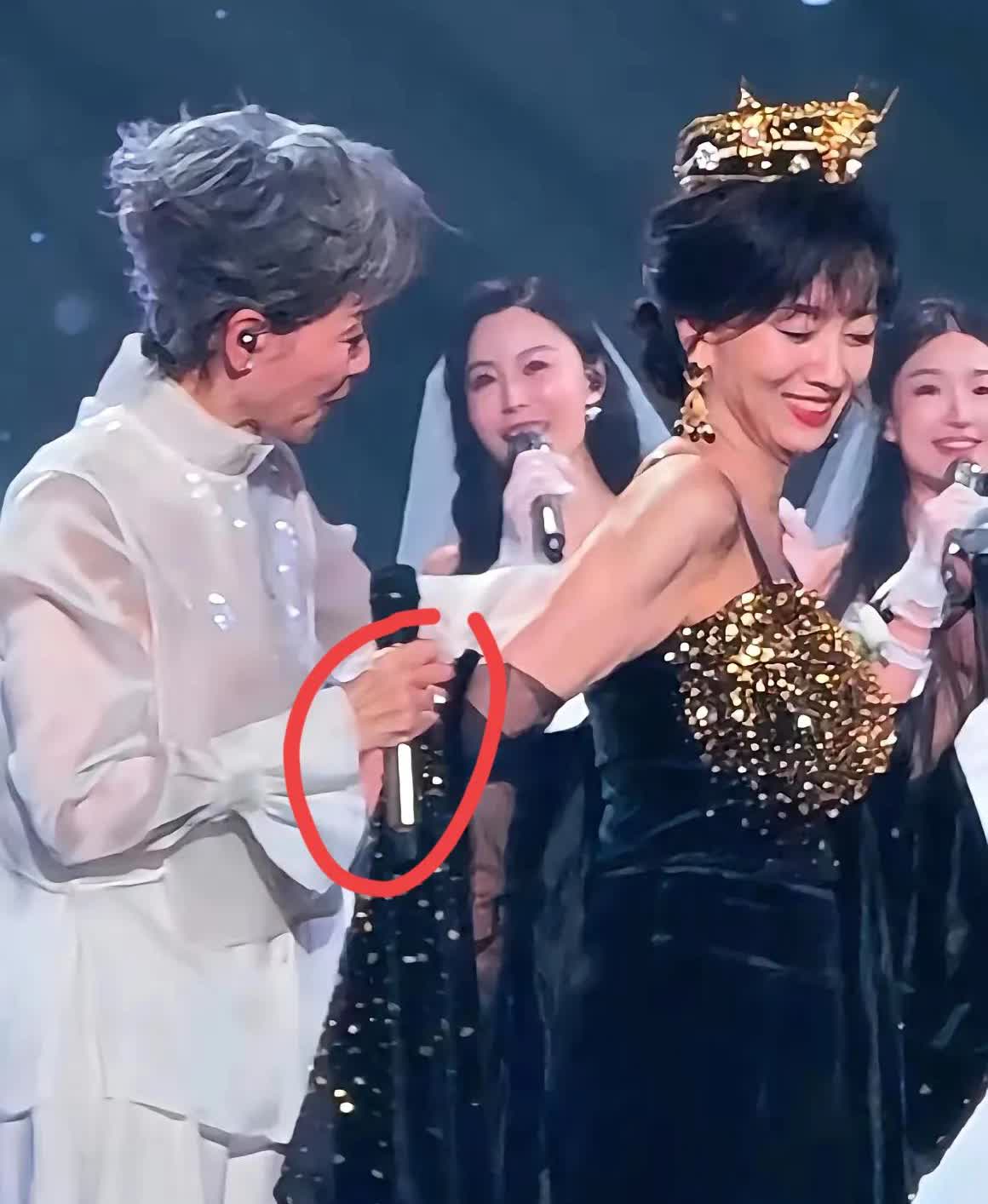 不是赵雅芝太贪 心

也不是叶童不仗义

而是

两人的立场不同
