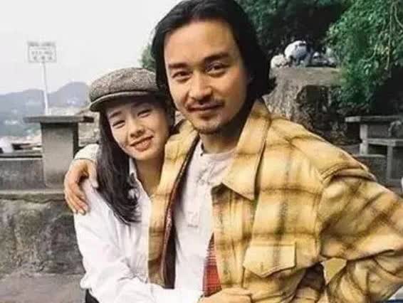 2003年张国荣在自杀前，约前女友毛舜筠出来喝茶，张国荣开口就问：“你最近经济上