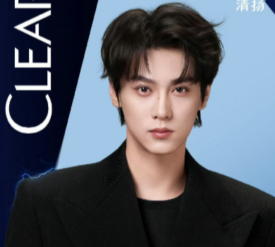 恭喜田栩宁正式官宣
商业价值就是这么顶💯
每张海报都纯硬帅