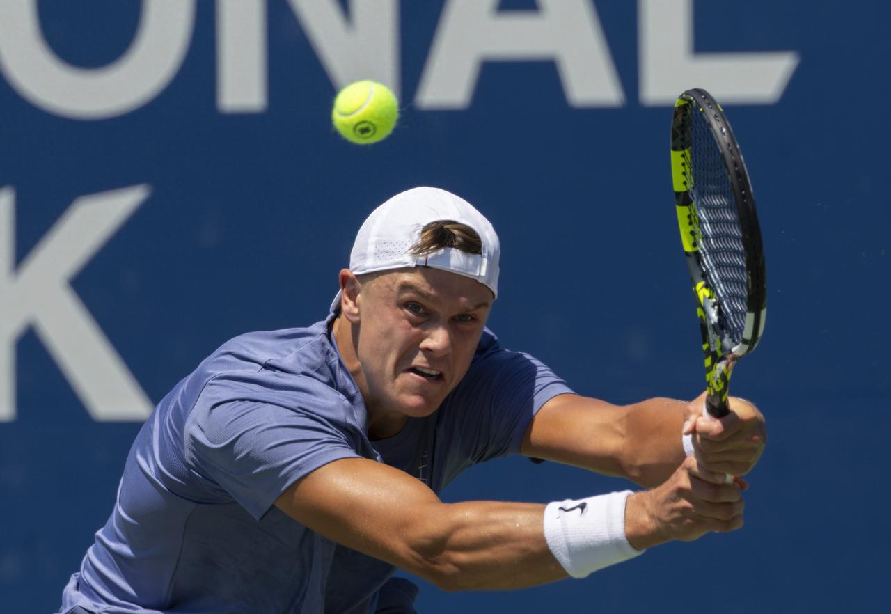 ATP1000多伦多大师赛男单第二轮，丹麦名将鲁内2-0战胜法国选手佩里卡尔，顺