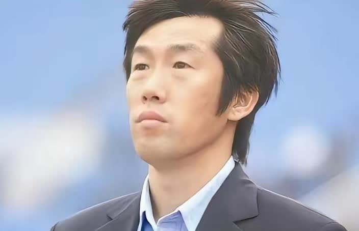 国足选帅快定了，四个人在名单上

一个有点意外，另一个也不太意外

有点
