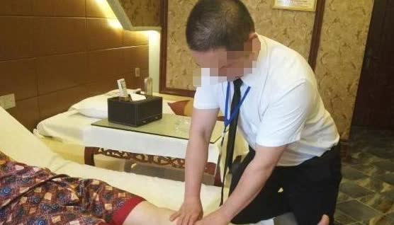 浙江杭州，女子去足疗店做足部按疗，结果是一位男技师过来给她按摩，给她按了小腿又按