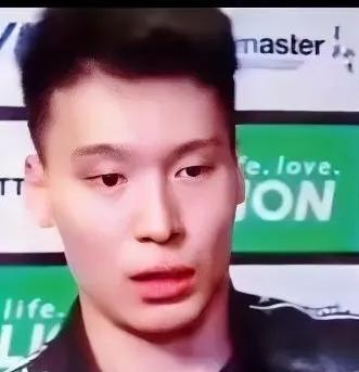 这个运动员叫啥名字？昨天，看了一段不知是啥时候的比赛视频，他和张本智和对赛。接受