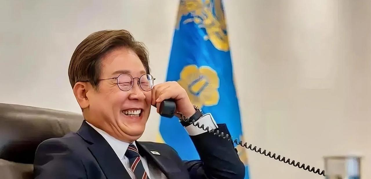 韩国总统李在明上任一星期了，还没有给中国通电话。他上任后首先给美国打电话，接下来