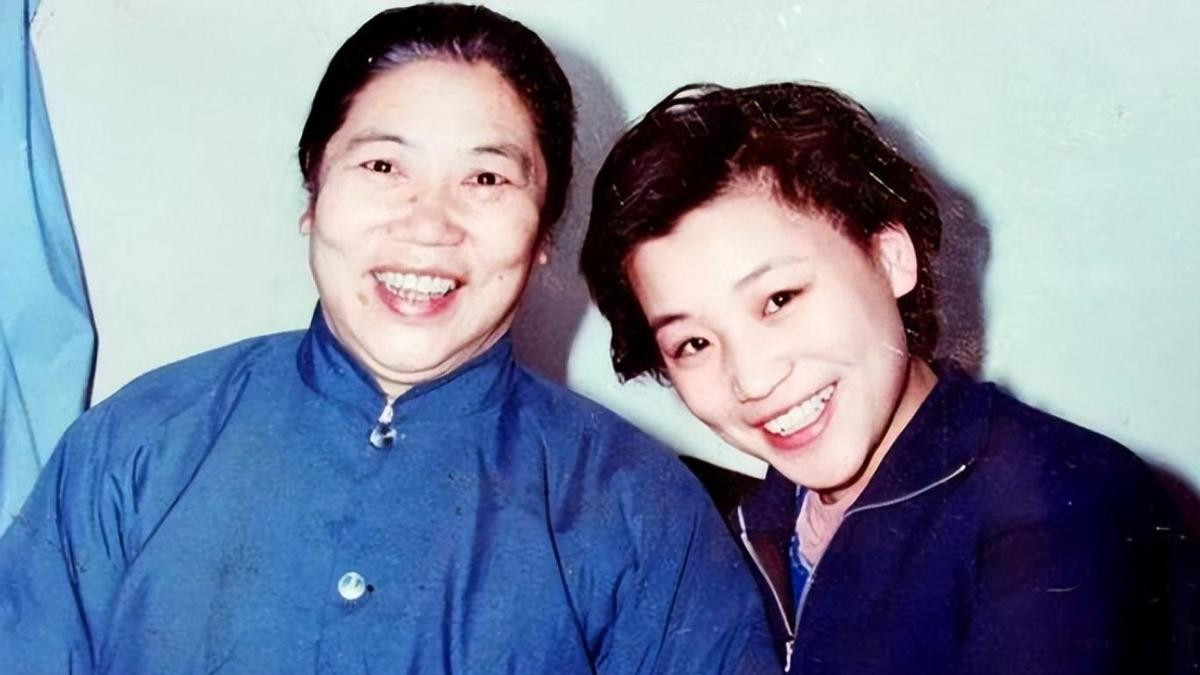 离婚21年，再看小香玉的现状，才明白王为念为何要和她离婚