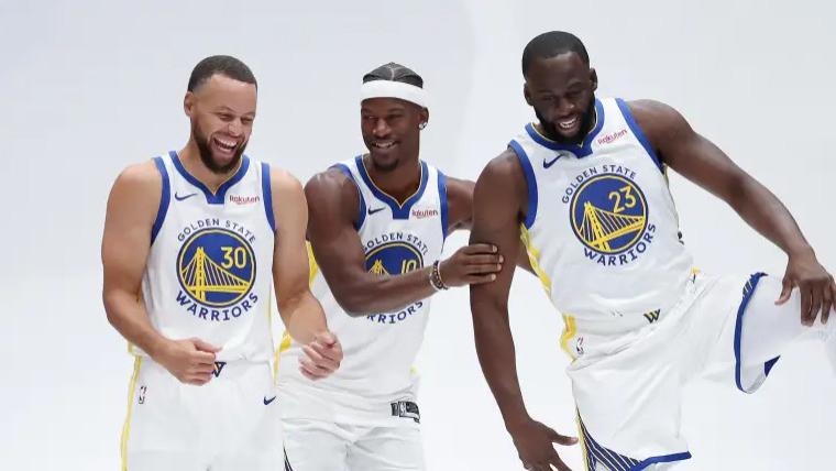 斯蒂芬·库里向勇士队传递重要信息：迎战湖人，我们必须保持紧迫感