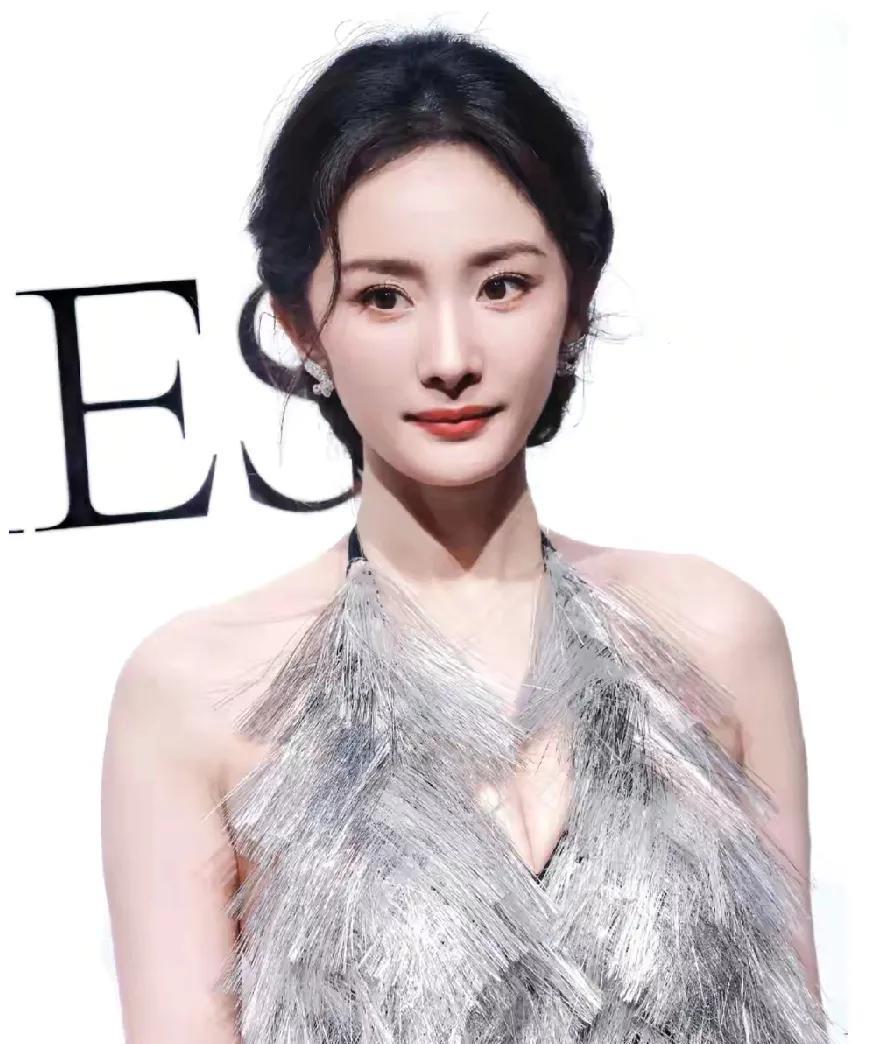 杨幂不愧是学霸  从她的语录中真的看的出来。
第一次见到明星把草船借箭典故比喻在