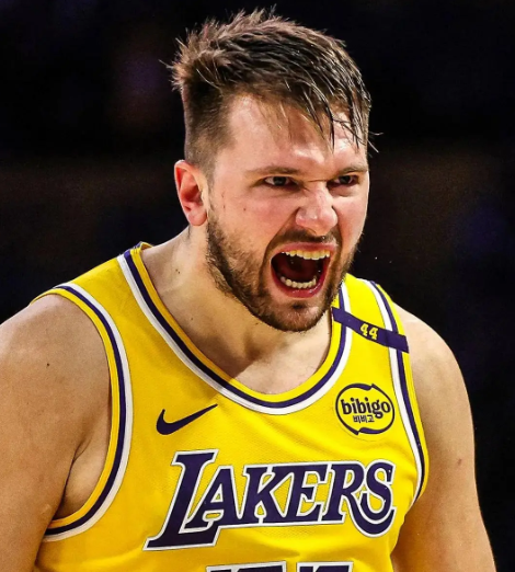 东契奇要完成进化，还需要做到哪些？
我认为是无球能力。能做到有球和无球相互结合，