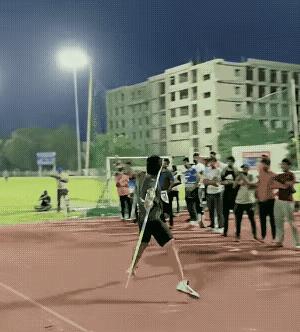 标枪这项运动普及率似乎很低，
怎么才能发现到好苗子？