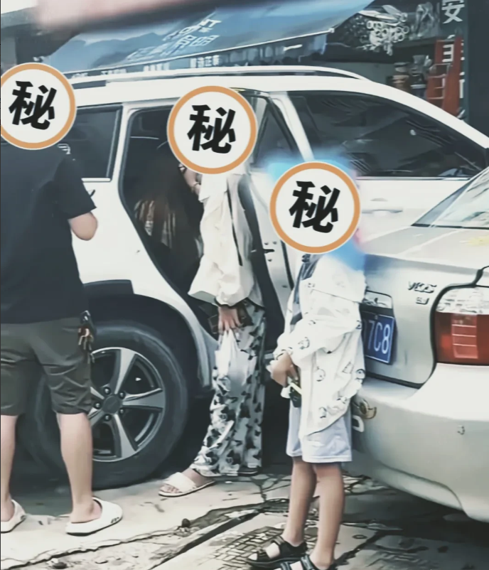 难怪现在的女孩子都不愿意结婚了。  
看看南宁这个原配捉小三的场景真是振奋人心—