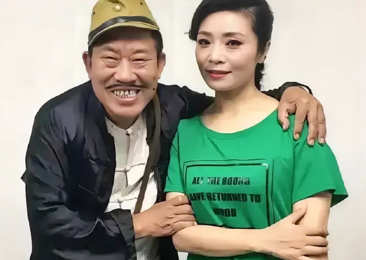 不知道什么原因，一直以来不怎么喜欢左边这一位男演员演的戏，其实知道这只是一张剧照