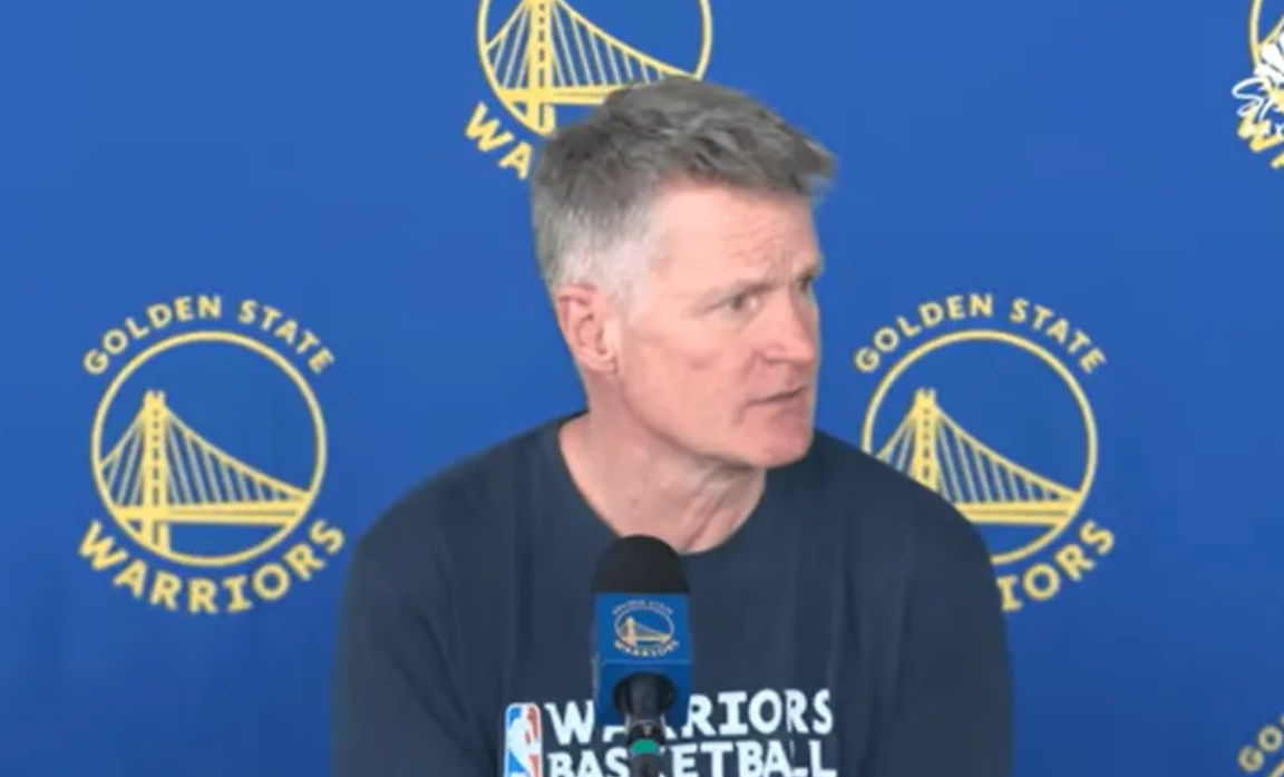 勇士主帅史蒂夫-科尔在训练结束后接受采访。
谈到上一场比赛的复盘内容，科尔直言：