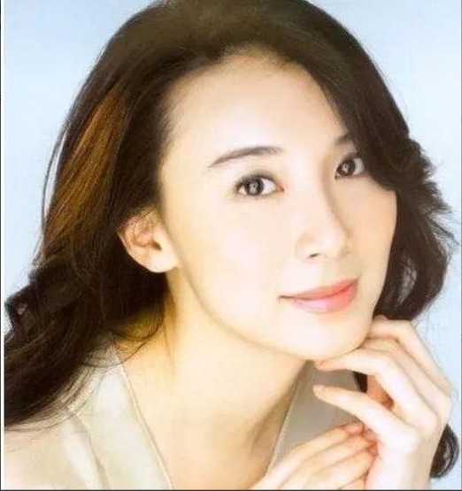 1998年，有个富商看上了台湾第一美女萧蔷，跟她开出价格“给你50万，陪我一次”