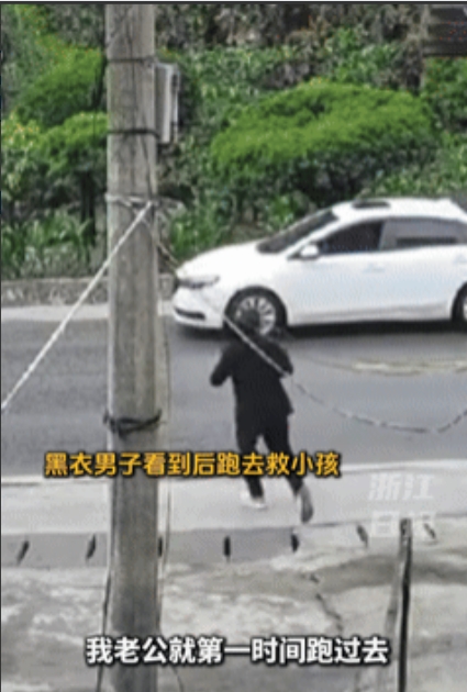 “这就是中国人的团结！”据6月11日消息，湖北恩施一对夫妻正在自家屋里埋头干着手