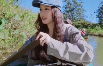 张雅琪也太软萌可爱了吧，随时随地都可爱在线，阳光积极向上的性格。
