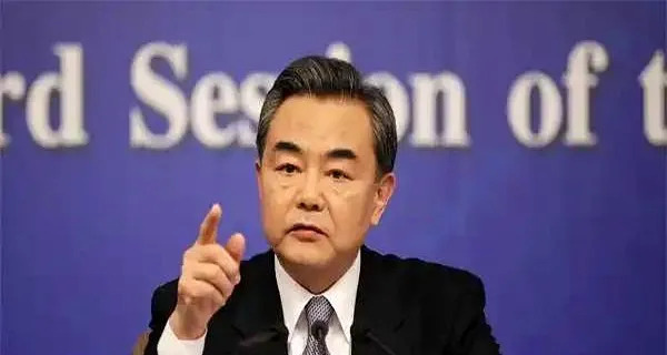 丹麦外长来谈台湾被王毅回怼格陵兰











天呐，丹麦外长竟然跑到中