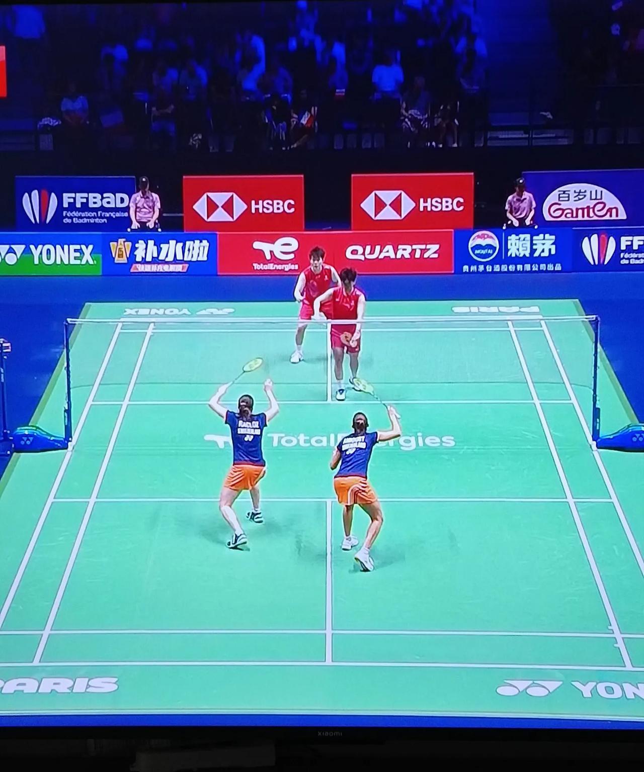 刘圣书谭宁2:0战胜一对瑞士组合，晋级第三轮。
刘圣书谭宁组合，这是她们第一次参