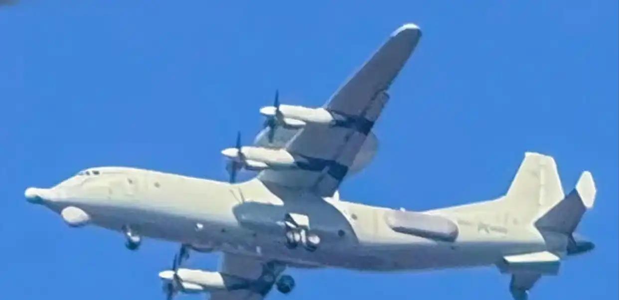 美军司令刚放狠话威慑我们，空警700就横空出世了。美国第七舰队司令宣称要“挑战那