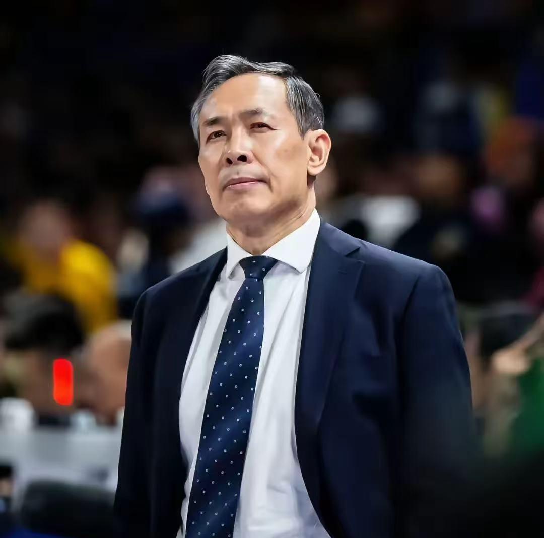 广厦拿冠军！许利民意难平，有三件事放不下，北京输给自己和外援
1.曾凡博突然受伤