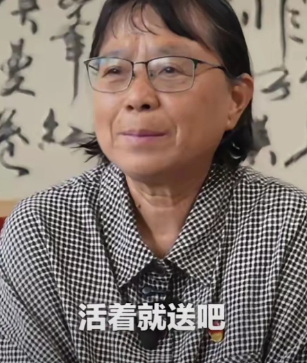 “看哭了！”张桂梅接受央视采访，被问今年还会继续送考吗？张桂梅只说了一句话，就让