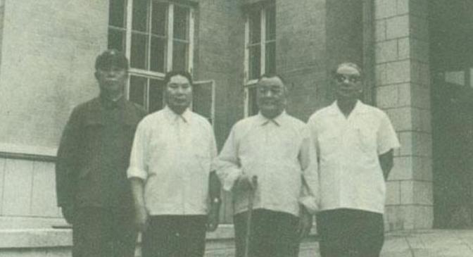 谭政在狱中待了8年，始终想不明白被关原因，徐向前一语道破缘由
谭政这家伙，190
