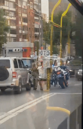 俄阿关系紧张，抓人风波何时休？











阿塞拜疆那边刚抓了一堆俄罗