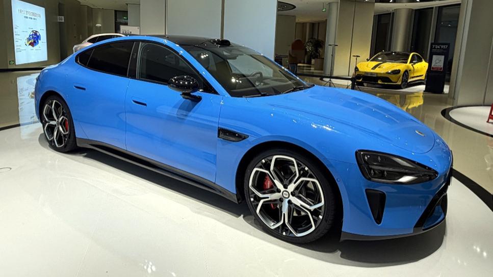 再成“爆款”？新一代小米SU7到店，最高902km续航，还带双腔空悬