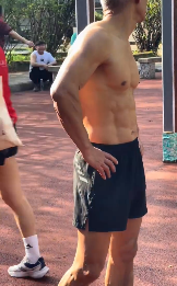 属于大妈们的体育生