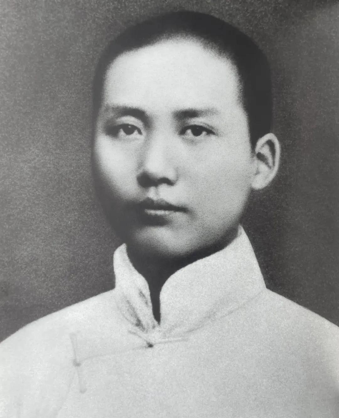 九月九日.怀念毛主席
彪炳史册美名流，
三湘学子为国忧；
安源播火燃天下，
秋收