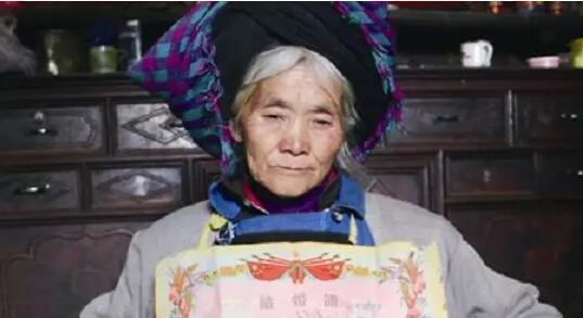最美军嫂！丈夫牺牲在对越反击战，她却坚持守寡，独自带大两个孩子。更让人想不到的是
