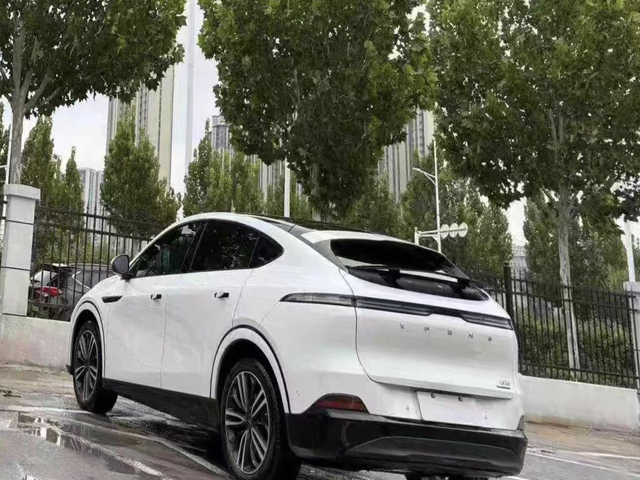 贯穿式尾灯前灯好看吗
小鹏g的前后灯都是贯穿式的，很好看且很有辨识度，氛围感高级