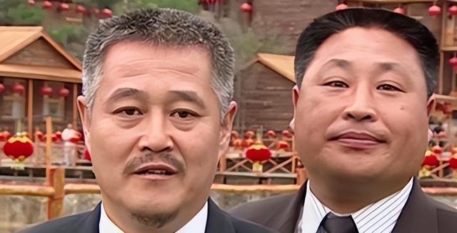 [微风]2007年，李正春不幸病逝。赵本山问50个徒弟：“你们大师兄走了，留下孤