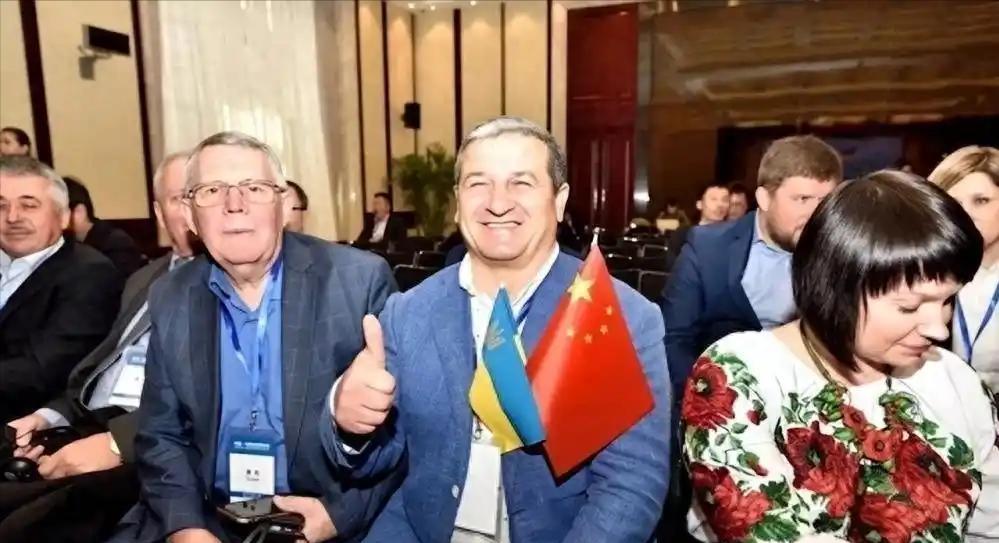 1991年，200名乌克兰专家来中国做出巨大贡献后，在采访中竟然嚎啕大哭。他们在