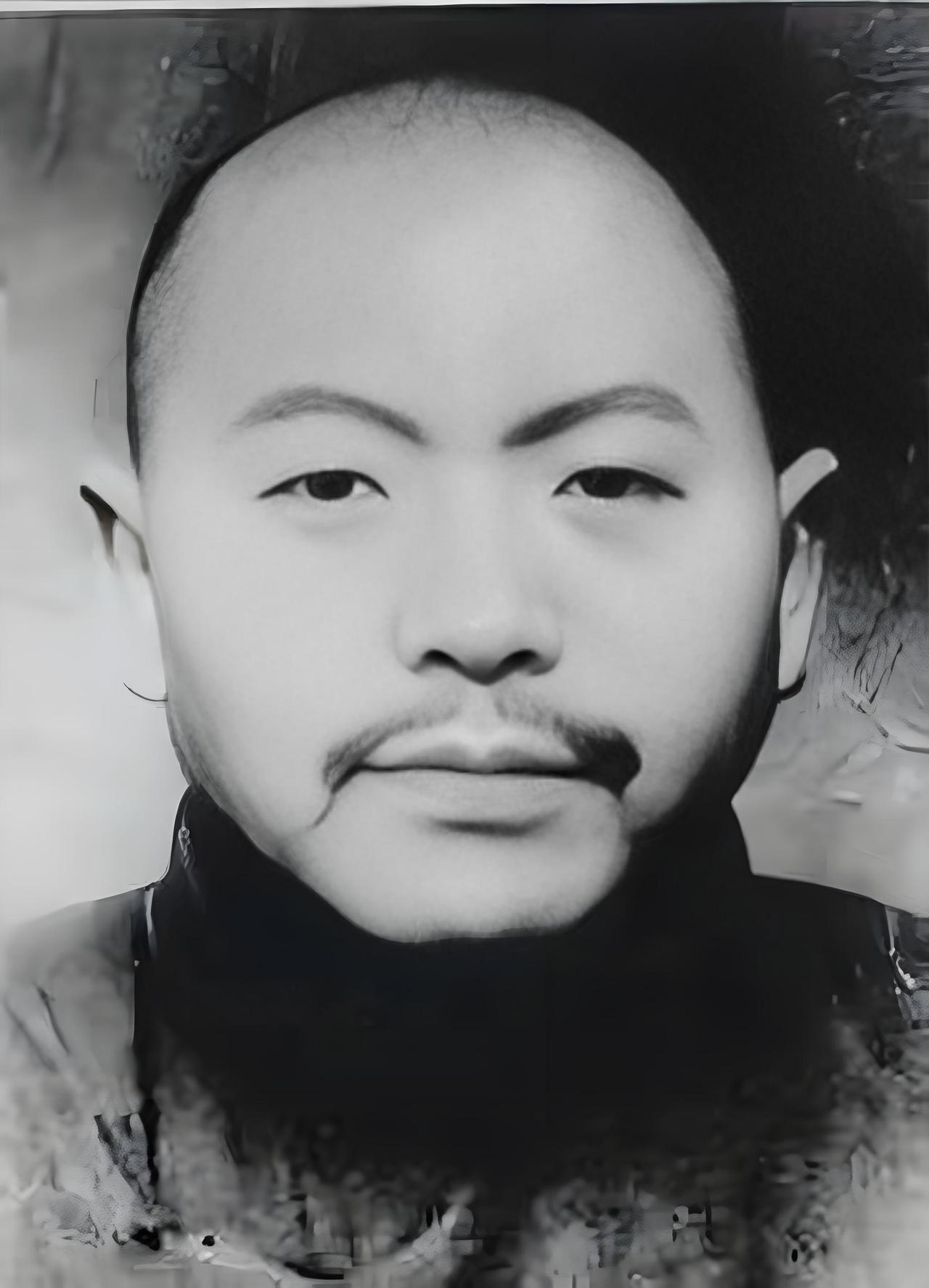黄标做汉奸气得母亲上吊自杀，妻子跟他离婚，新中国成立后他更是因汉奸罪被判处死刑，