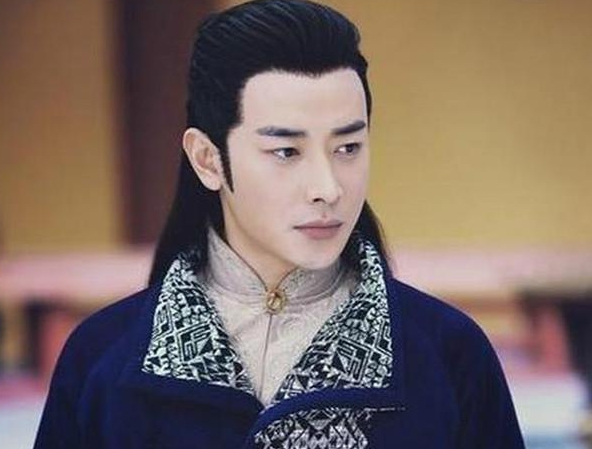	北魏权臣尔朱荣去见孝庄帝元子攸时，见四周有人影出现，大喝：“陛下这是要杀臣吗？